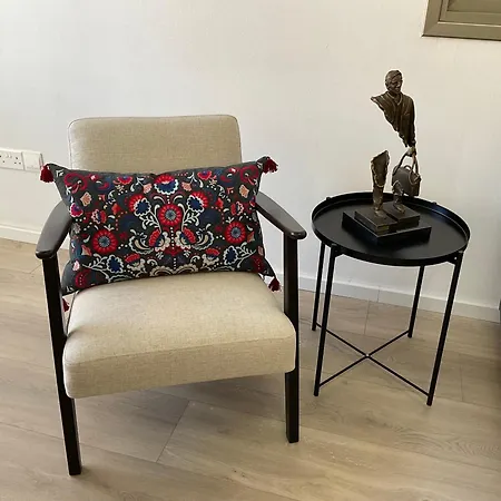 Апартаменти Le Voyageur Ii Ларнака