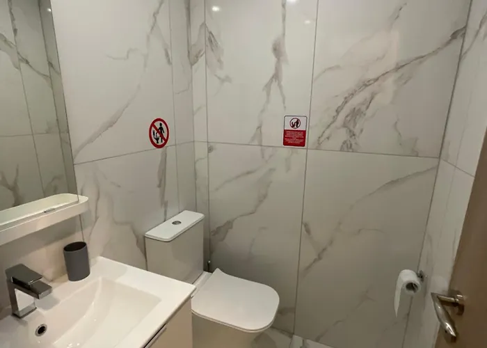 Апартаменти Le Voyageur Ii Ларнака